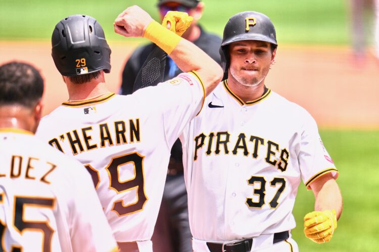 O'Hearn's two homers send Pirates past Reds